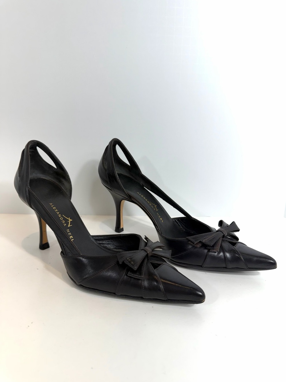 Alexandra Neel Vintage Black Leather Bow Pointed Toe Stiletto Pumps 37
